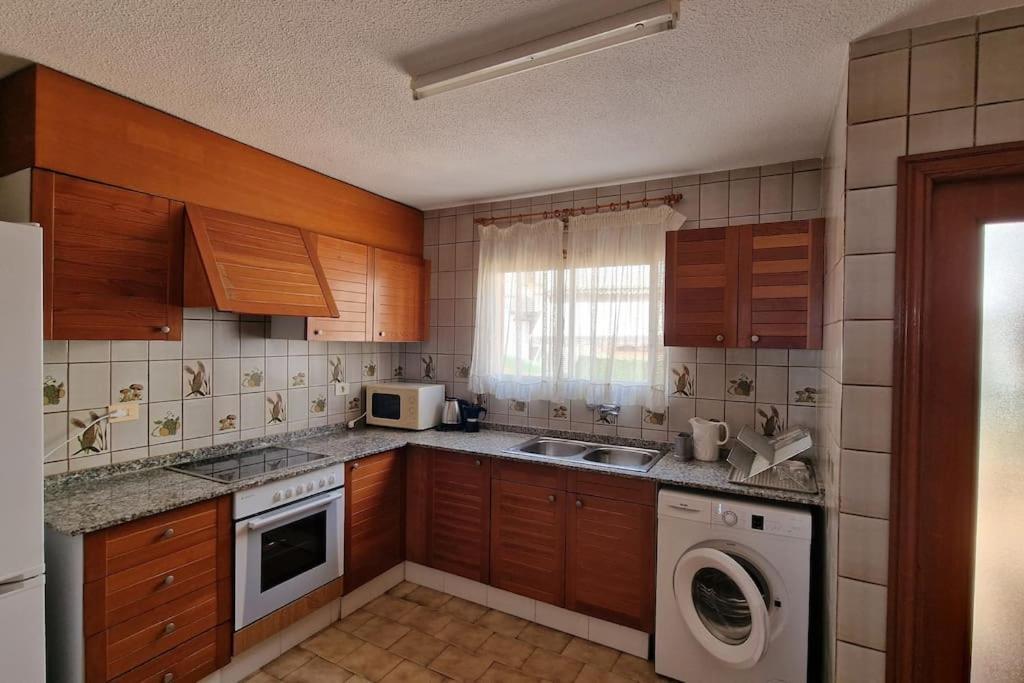 Bungalow Con Jardin Y Piscina Cerca De La Playa Oropesa del Mar Bagian luar foto